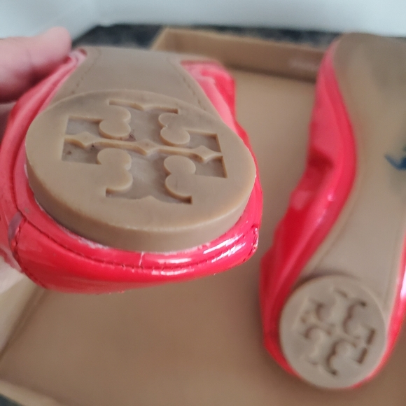 Tory Burch Patent Leather Flat Shoes size 8.5 M. - Picture 13 of 14